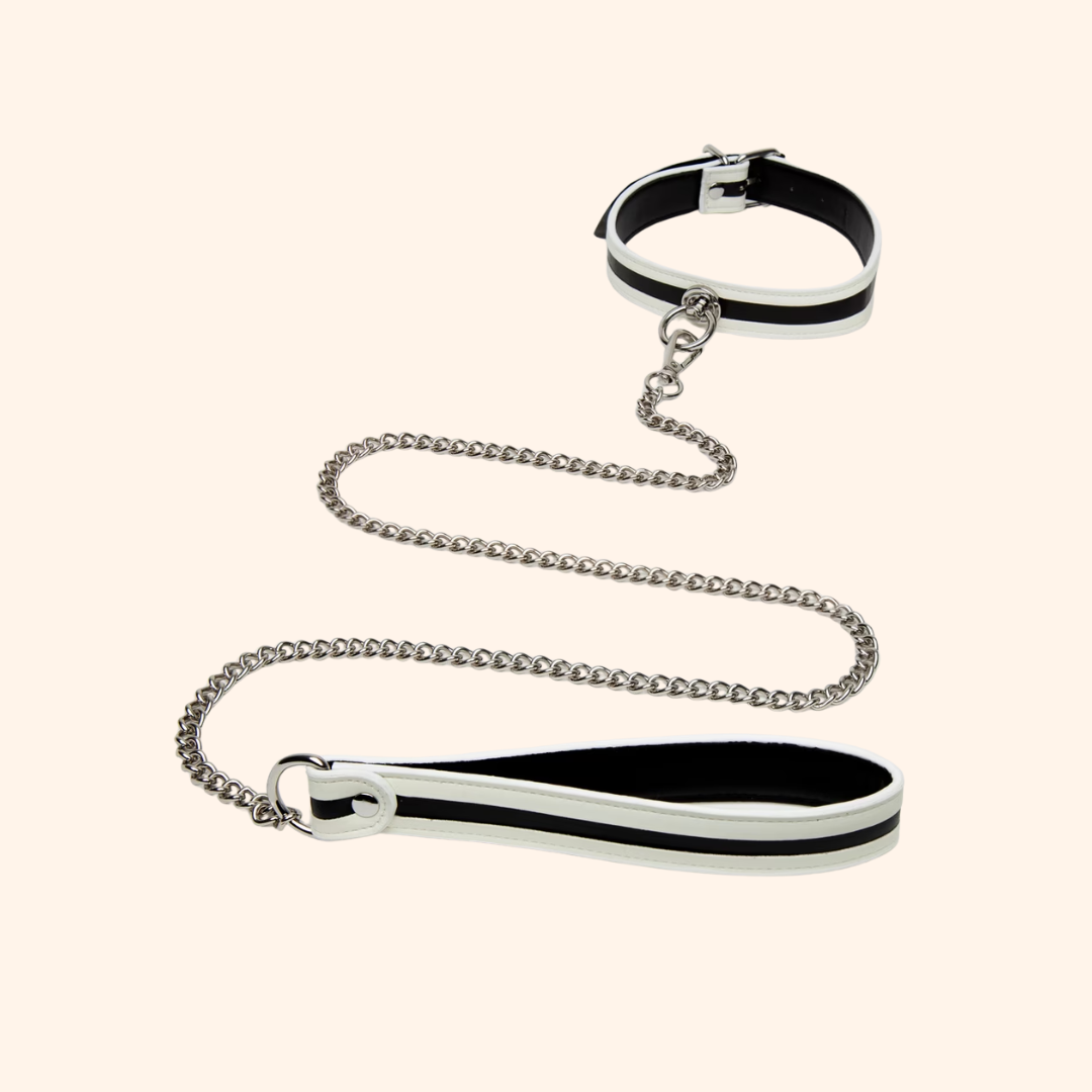 Fifty Shades of Grey Leather Bondage Collar with Chain